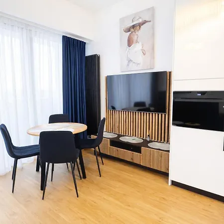 Hanza Tower 421