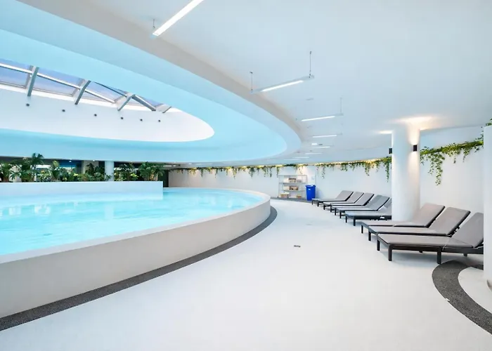 Διαμέρισμα Hanza Tower 421 *